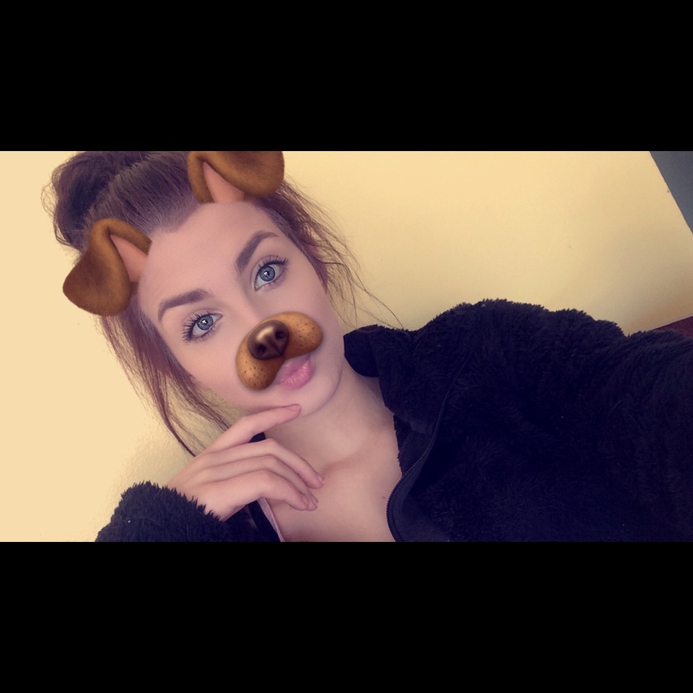 Meet your Posher, Emilly